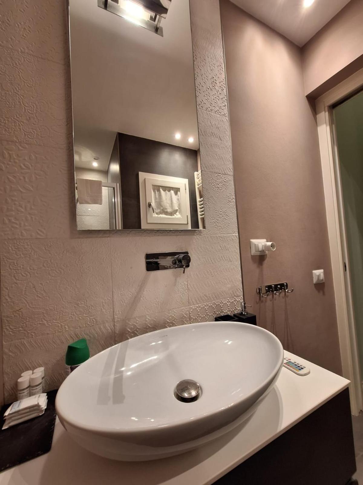Fiorino Duomo Cozy Suite By Oteego Florencia Exterior foto